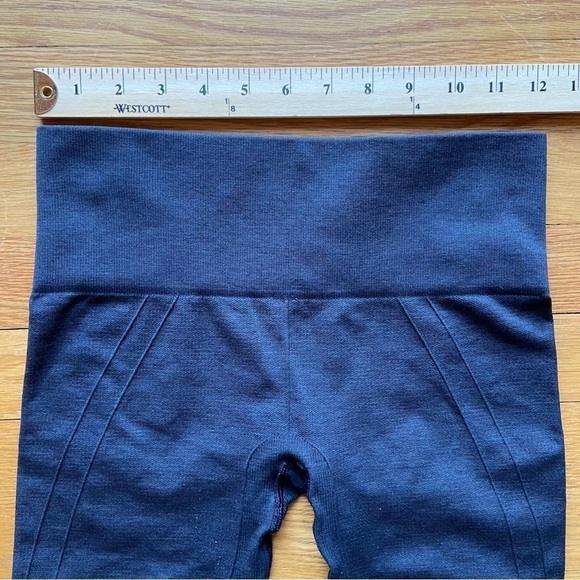 Lululemon In the Glow Crop ll - Picture 7 of 11